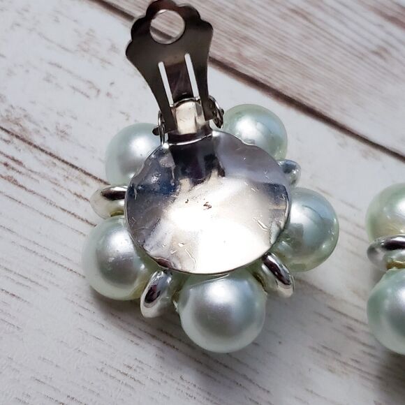 Vintage Clip On Earrings - Light Green Cluster Just Over 1 & 1/8" - Picture 6 of 7